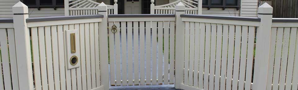 Picketed Steel Frame Gate
